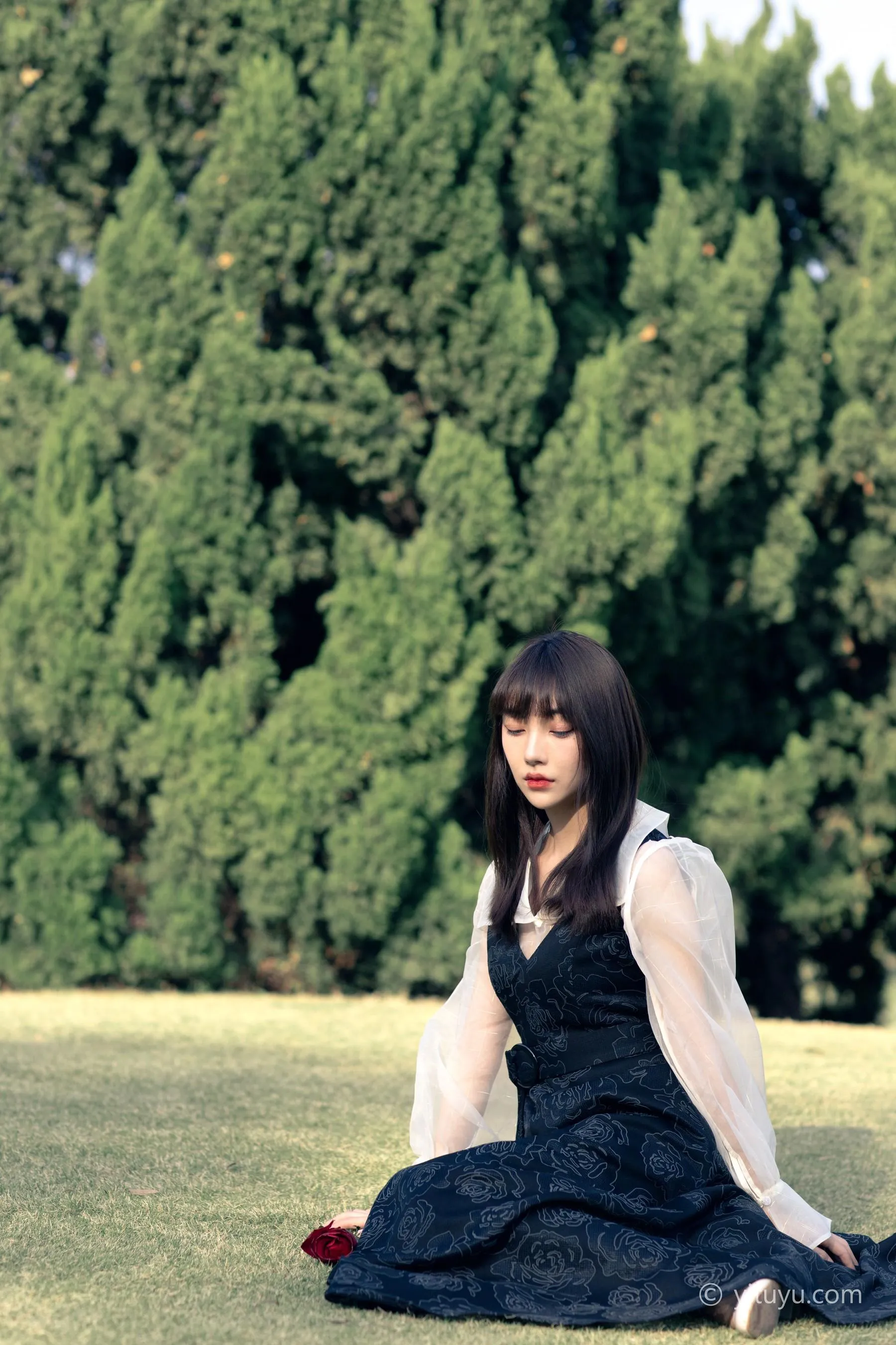 [YITUYU艺图语]2021.03.24 黑玫瑰 星星 [35P]插图2